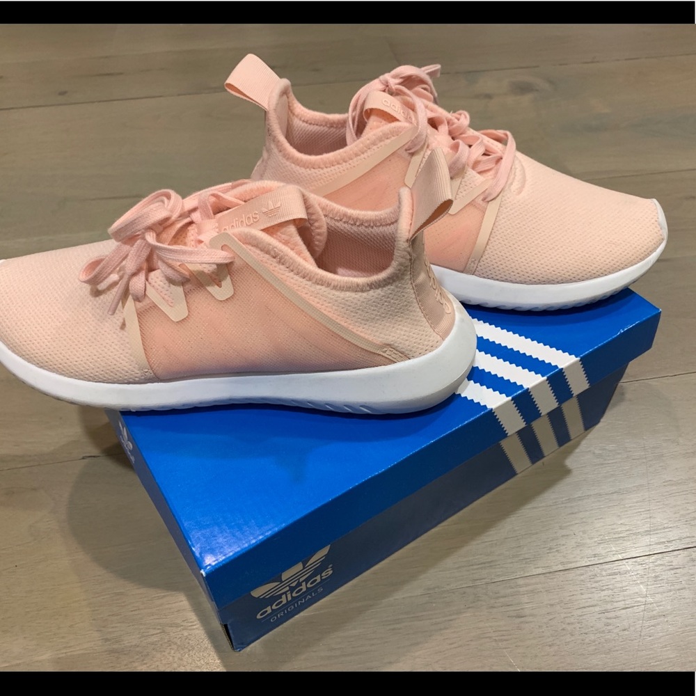 Adidas Tubular Viral shoe